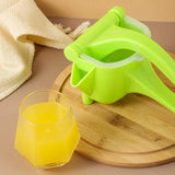 Handheld Juice Squeezer: Perfect for extracting juice from cherries, oranges, lemons, and grapes