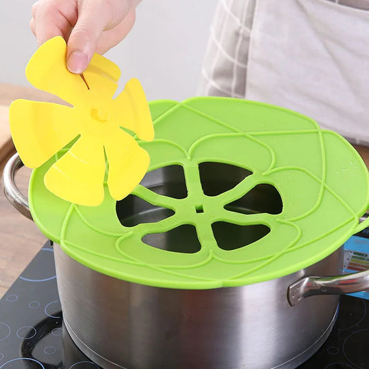 Silicone Lid Spill Stopper: Multi-Function Pot and Pan Cover, Essential Kitchen Gadget to Prevent Spills