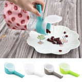 Food Storage Bag Clip with Seal Pour Design: Keep Snacks Fresh with this Plastic Helper, Perfect for Sealing