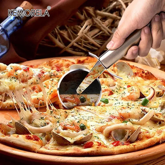 Stainless Steel Pizza Cutter: A 6.5cm Diameter Wheel, Perfect for Household Use