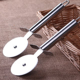 Stainless Steel Pizza Cutter: A 6.5cm Diameter Wheel, Perfect for Household Use