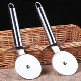 Stainless Steel Pizza Cutter: A 6.5cm Diameter Wheel, Perfect for Household Use