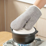 Thickened Plaid Insulation Gloves: High-Temperature Resistant Oven and Microwave Oven Gloves, One Piece