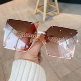 Elegant Oversized Gradient Sunglasses for Women Vintage Alloy Chain-Frame Riveted Square Sun Shades Fashionable Eyewear