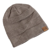 Unisex Fur-Lined Slouchy Winter Beanie: Warm Knitted Cap for Men and Women with Casual Label Decor