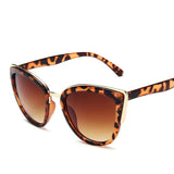 Vintage Fashion Cat Eye Sunglasses for Women: Sexy Leopard Cateyes with Black Gradient Lenses