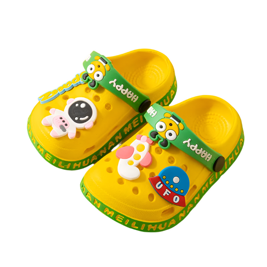 Non-Slip Cartoon Cave Hole Sandals for Kids: Quick-Drying, Soft-Soled Summer Slippers for the Beach and Garden