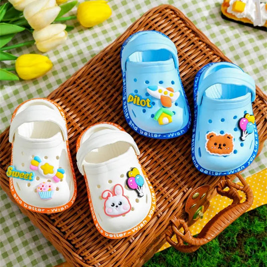 Non-Slip Cartoon Cave Hole Sandals for Kids: Quick-Drying, Soft-Soled Summer Slippers for the Beach and Garden