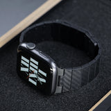 Exquisite Carbon Fiber Magnetic Bracelet for Apple Watch - Compatible with Various Sizes and Series (8, 7, 6, 5, SE, 4)