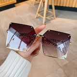 Elegant Oversized Gradient Sunglasses for Women Vintage Alloy Chain-Frame Riveted Square Sun Shades Fashionable Eyewear